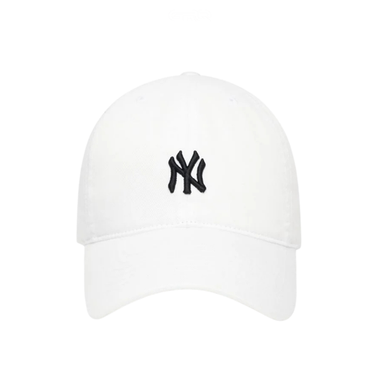 Rookie Cap | Unstructured New York Yankees Ball White - View 1